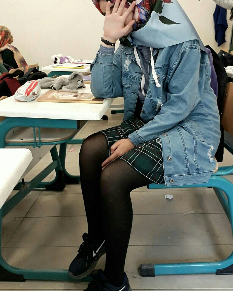 Liseli Türbanlı Arşivi